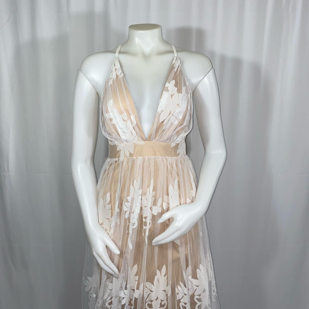 Elegant sheer print maxi dress
